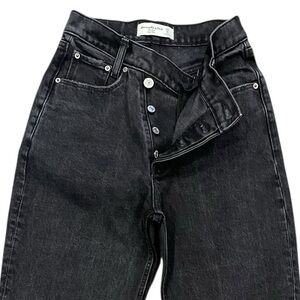 High Rise Straight Leg Black Jeans Frayed Hem Y2K Model Off Duty 25